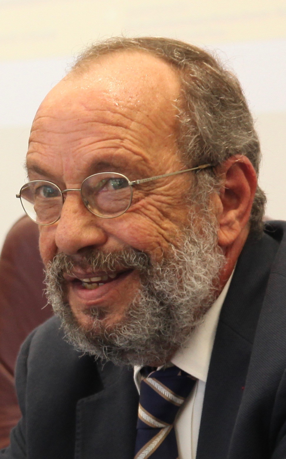 Dr. Carlos Vasconcelos Dr. Carlos Vasconcelos